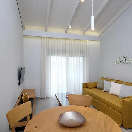 מלון דירות Carabella 4*